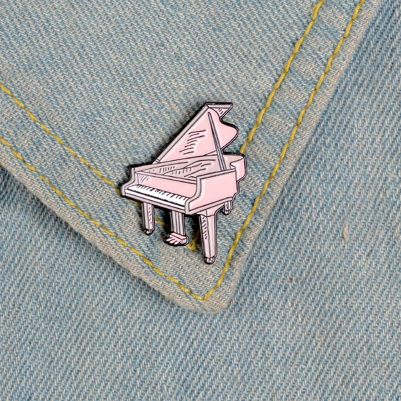 

Cute Mini Pink Piano Enamel Pins Pianist Art Music concert performer Badges Brooches Hat Pin Button Gift For Women Men Jewelry
