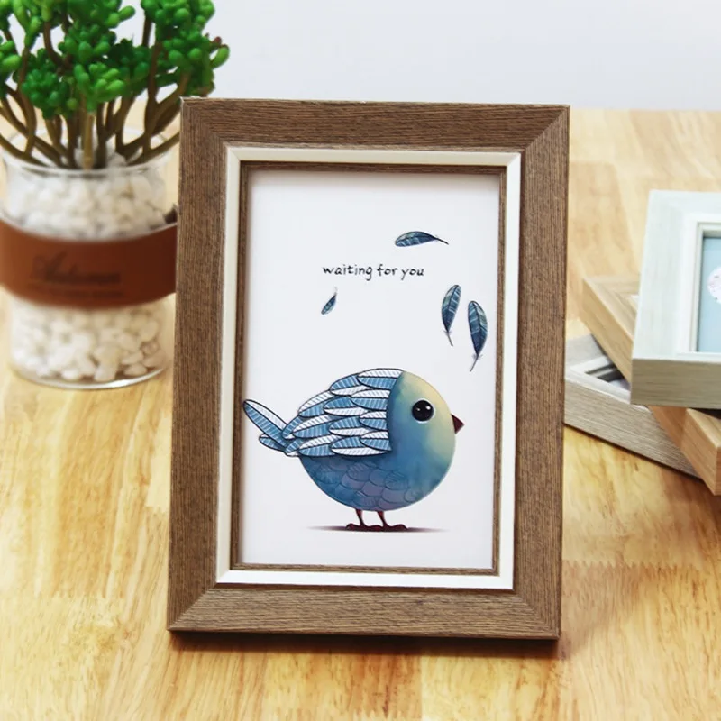 

Art painting accessories and trays are as perfect as green leaves against flowers. The picture frame matches the art paintings,