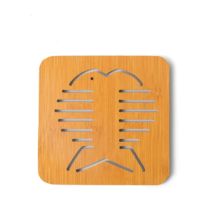 

Household cartoon creative hollow wood coaster household kitchen thickened anti scald heat insulation mat anti slip meal