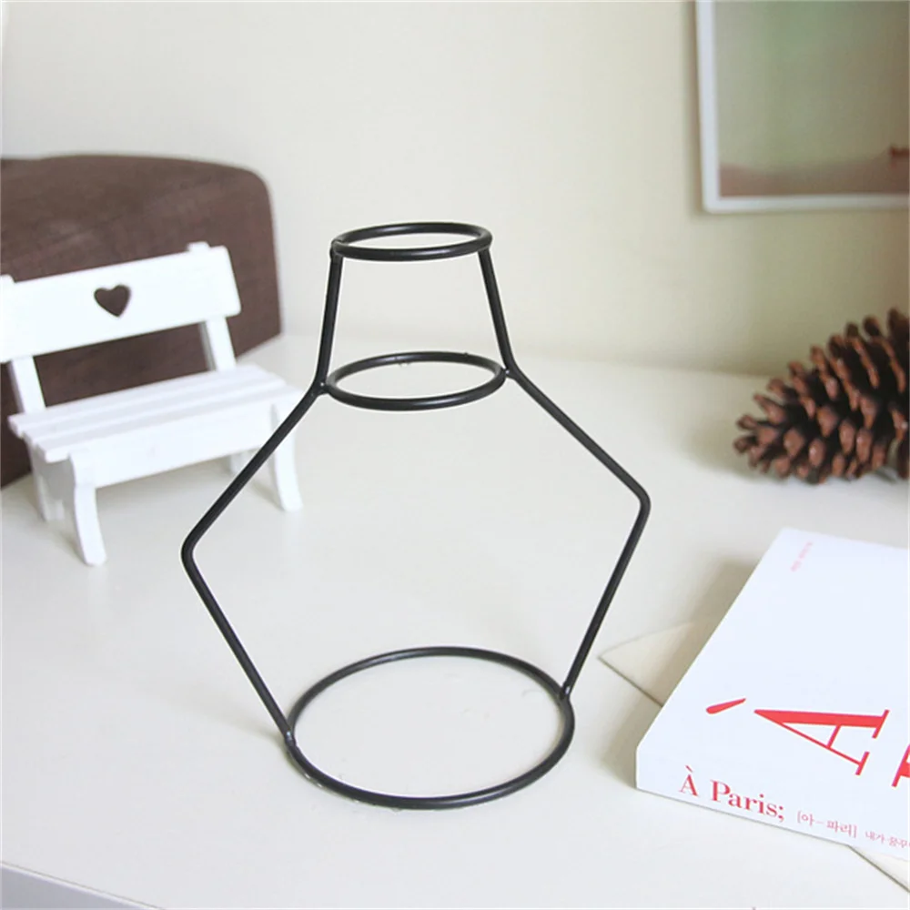

Retro Iron Line Table Flowers Vases Nordic Style Ornament Home Metal Plant Holder 8 Shapes Home Livingroom Decor Only Stand