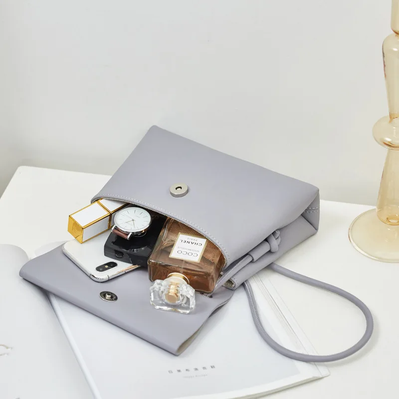 

Summer early autumn style simple solid color 2020 new retro small square bag envelope bag female shoulder bag