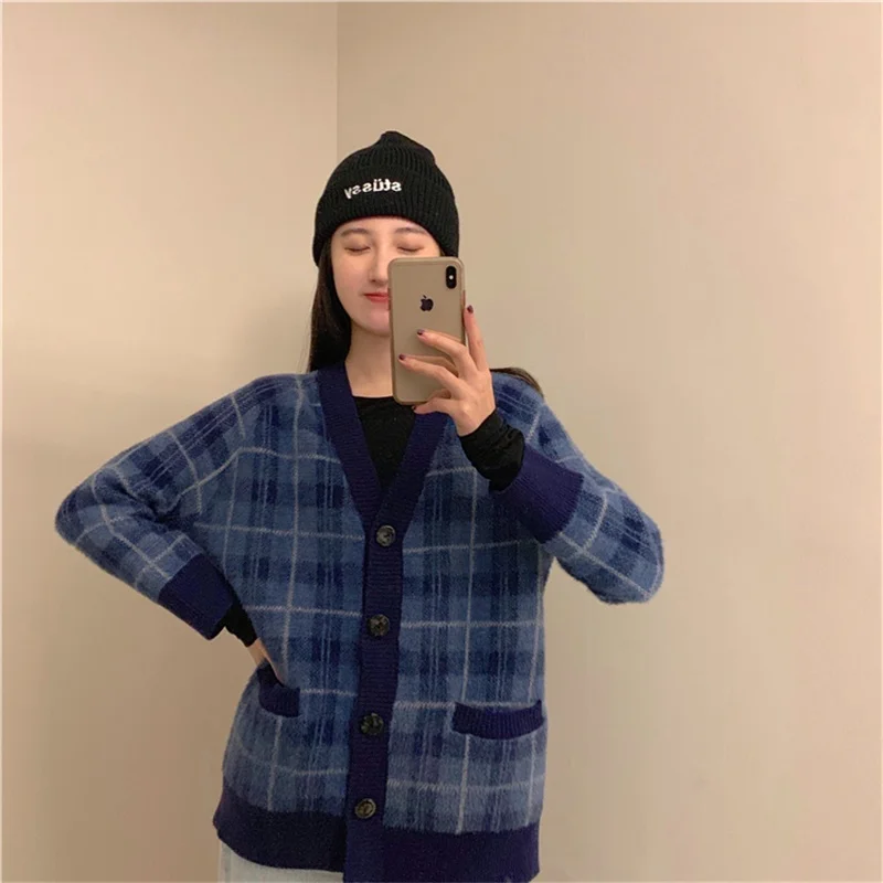 

2020 Autumn Winter New Loose Thickened V-Neck Knitted Cardigan Plaid Sweater Coat Korean Women'S Vintage Single Breasted Tops