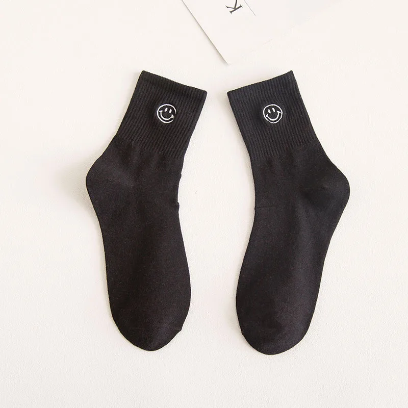 

Women Lovely Cotton Socks Kawaii Smiley Embroidery Personality Expression Women Socks Candy Color Happy Funny Sock