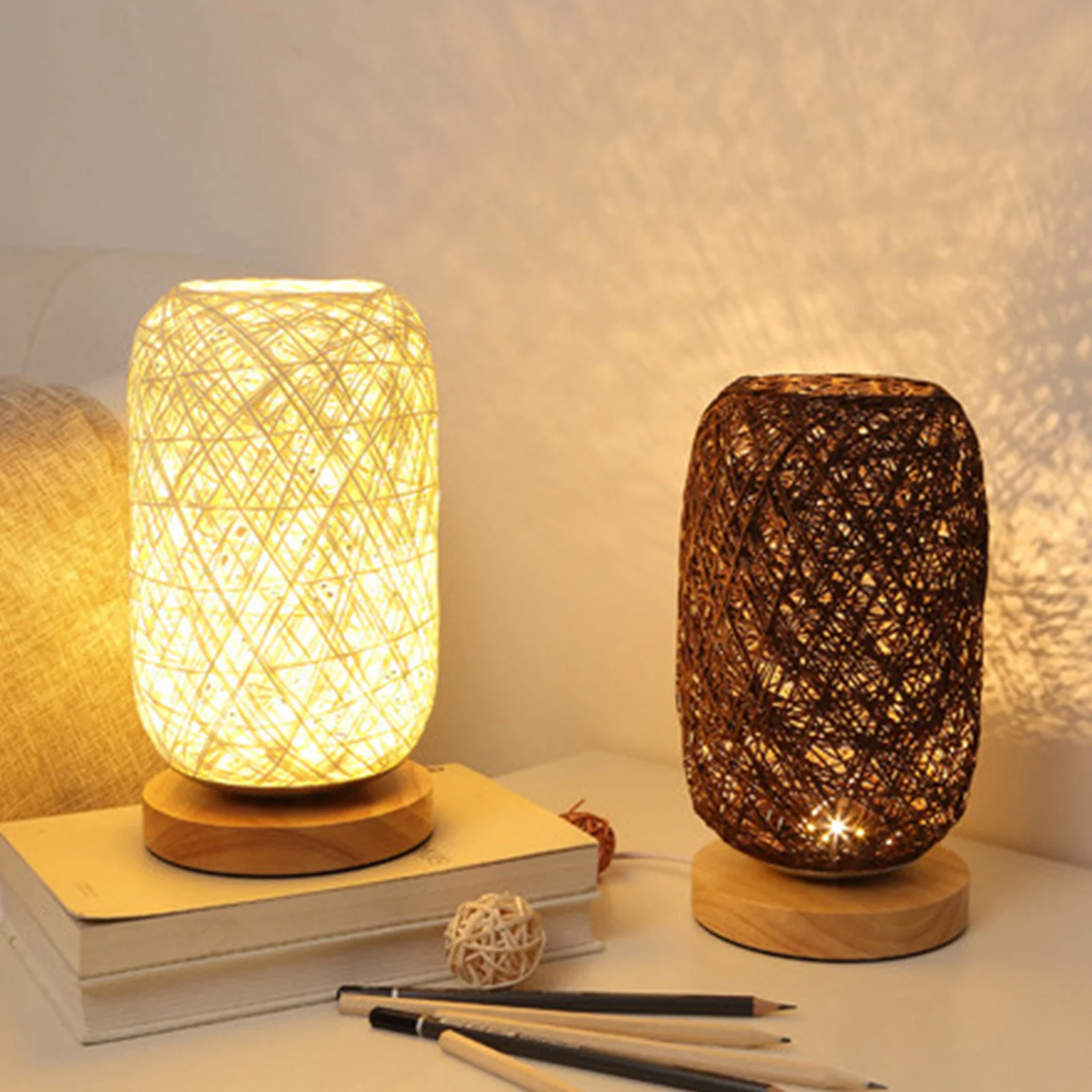 

Bedside LED Table Lamp Modern USB Powered Rustic Rattan Lampshade Wood Base for Household Bedroom Illumination Ornaments