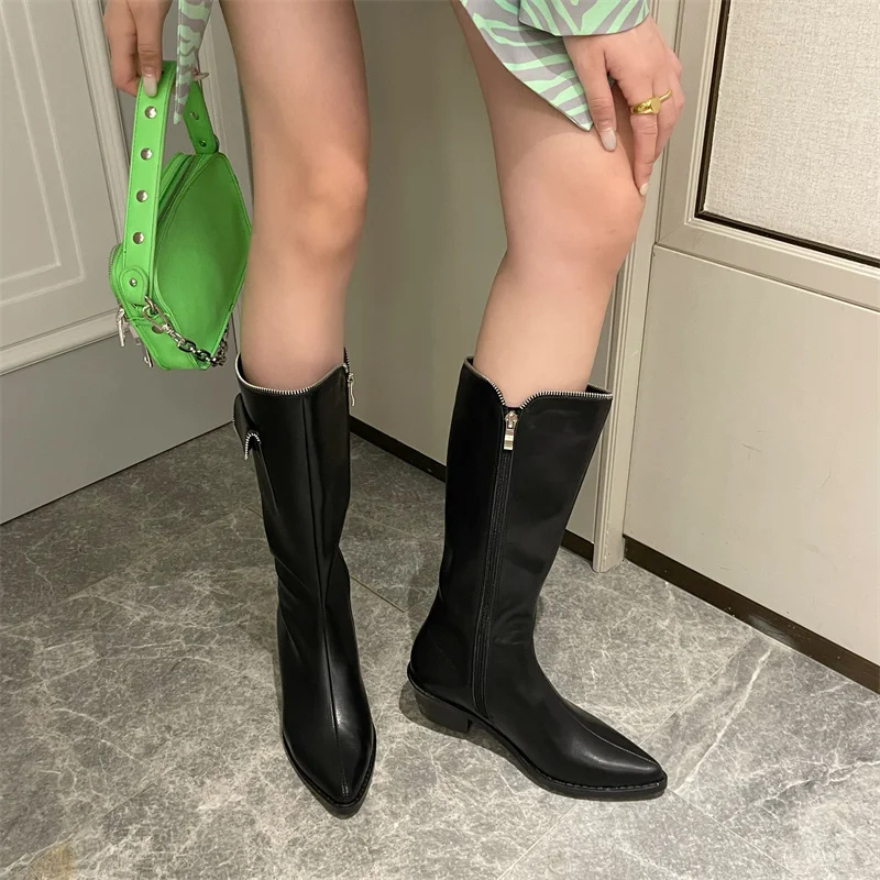 

Женские сапоги до колена, с острым носком, на молнии сбоку