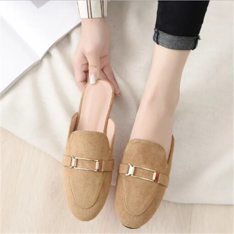 Женские шлепанцы без задника однотонные сандалии на плоской подошве с закрытым