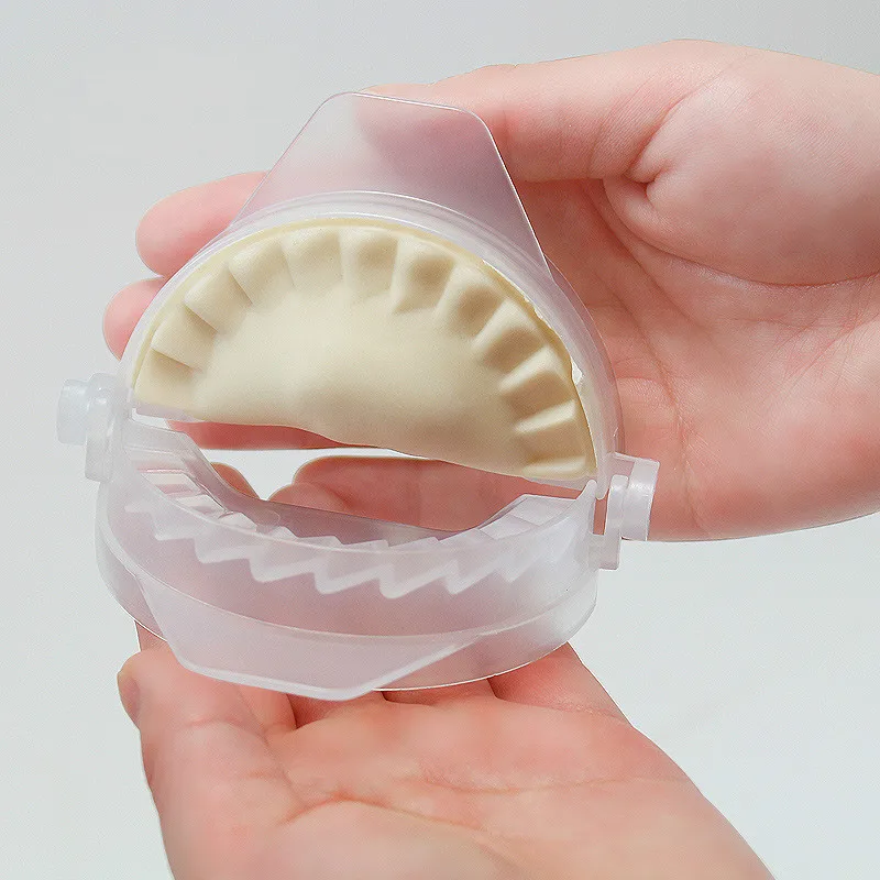1 ШТ. Пластиковые DIY Клецки Чайник Плесень Устройство Ручной Тесто Пресс Jiaozi Инструмент Пельмени Равиоли Кондитерские Инструменты Кухонные Принадлежности h5 1 ШТ