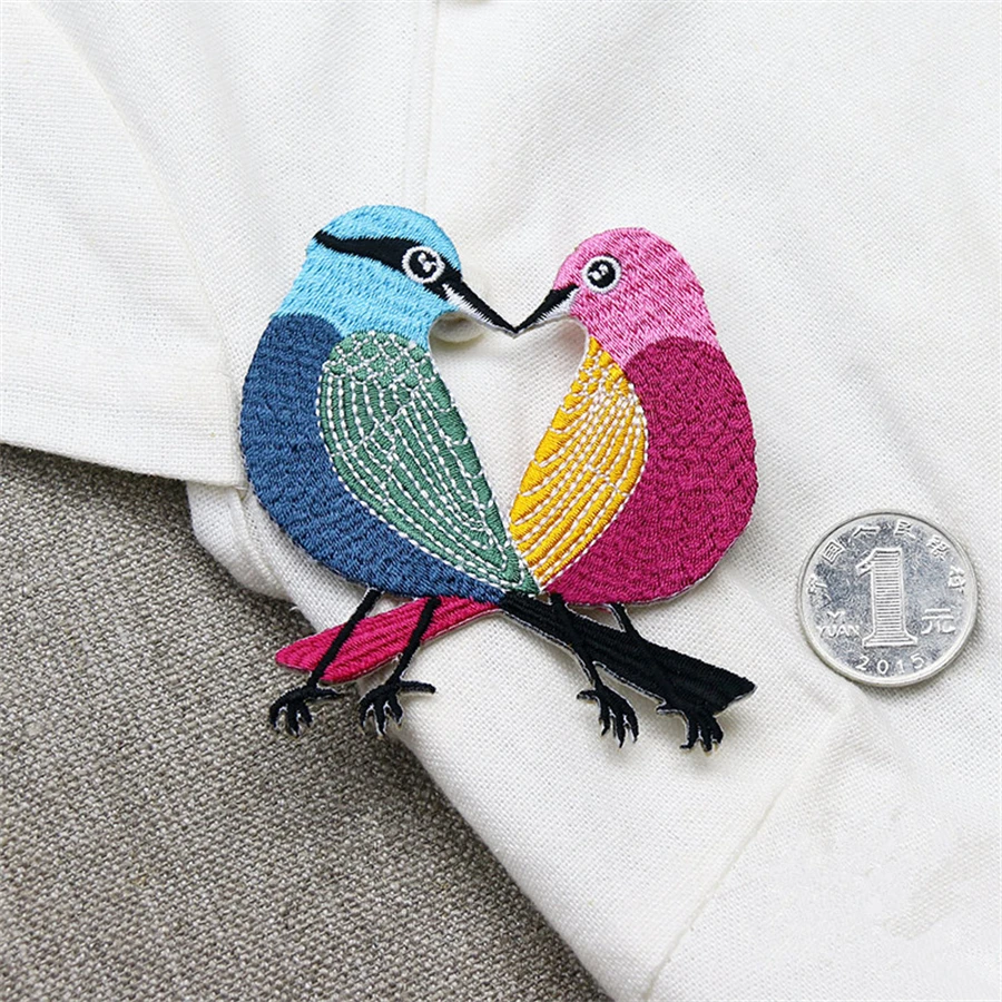 Maxsin Fun 1PC Cartoon Cute Kiss Birds Patch Decals Clothes Dress Embroidery Make Up Small Iron On Stickers DIY | Дом и сад