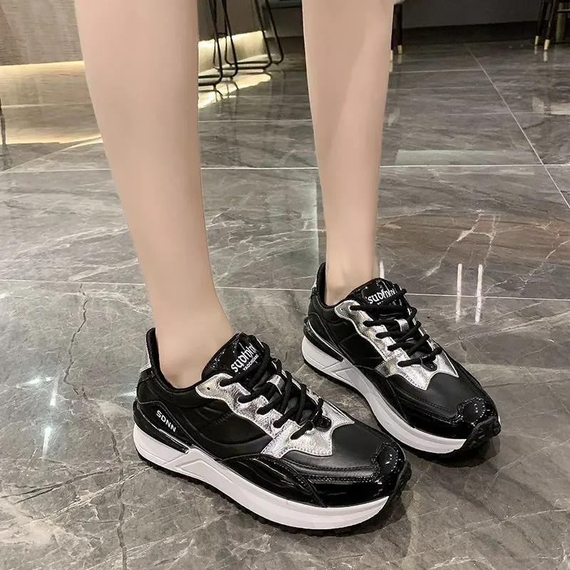 

Women Sport Shoes 2021 Spring Lightweight Walking Sneakers Shiney Platform Sneakers for Girls Female Cushioning Running Jogging
