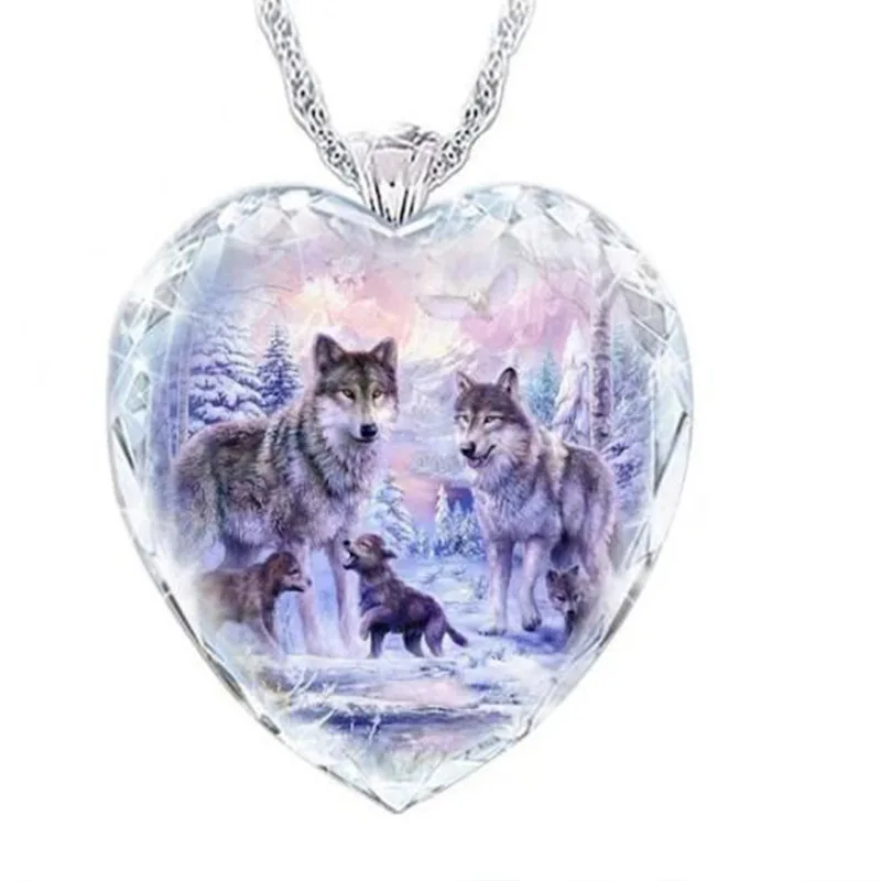 

Elegant Fashion Men Women Crystal Glass Necklace Cartoon Animal Wolve Pattern Heart-shaped Pendant Necklace Jewelry