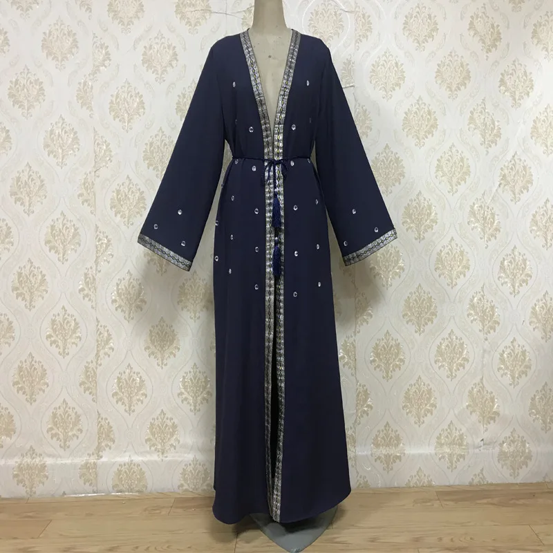 Мусульманское платье Abaya расшитое бисером кафтан верхняя одежда туника Арабская