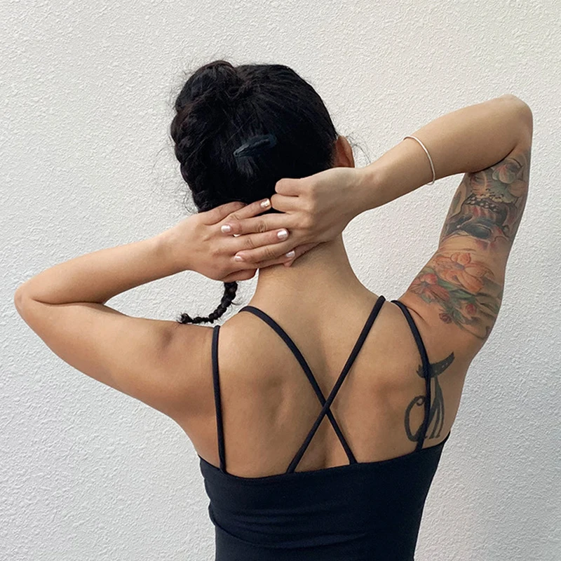 Спортивный бюстгальтер со съемными вставками для груди женские эластичные швы