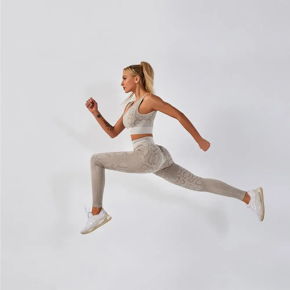 

The New Snake Pattern Yoga Two-piece Suit, Seamless Fitness Snake Pattern Yoga Outdoor Sports Bra + Yoga Pants DS95