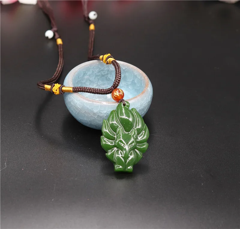 Ожерелье с подвеской из натуральной зеленой Нефритовой семихвостовой лисы