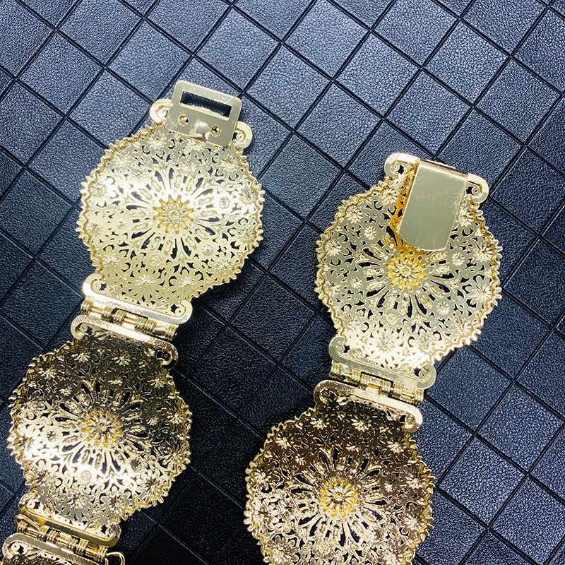 Elegant Round Crystal Waist Chain For Moroccan Style Wedding Caftan Noble Hollow Flower Shaped Metal Belt
