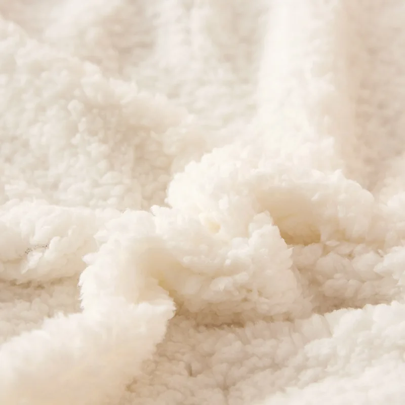 Бело серые флисовые одеяла и толстые теплые зимние для взрослых домашнее супер