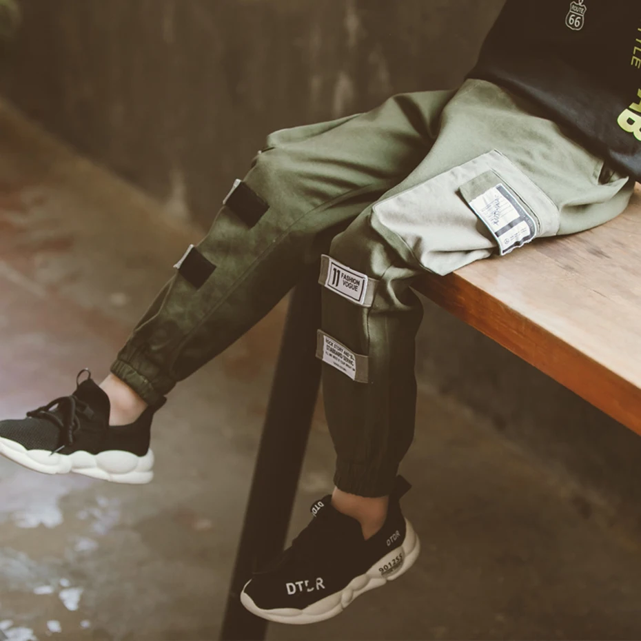 Штаны для мальчиков лоскутные брюки-карго модные детские брюки с этикетками