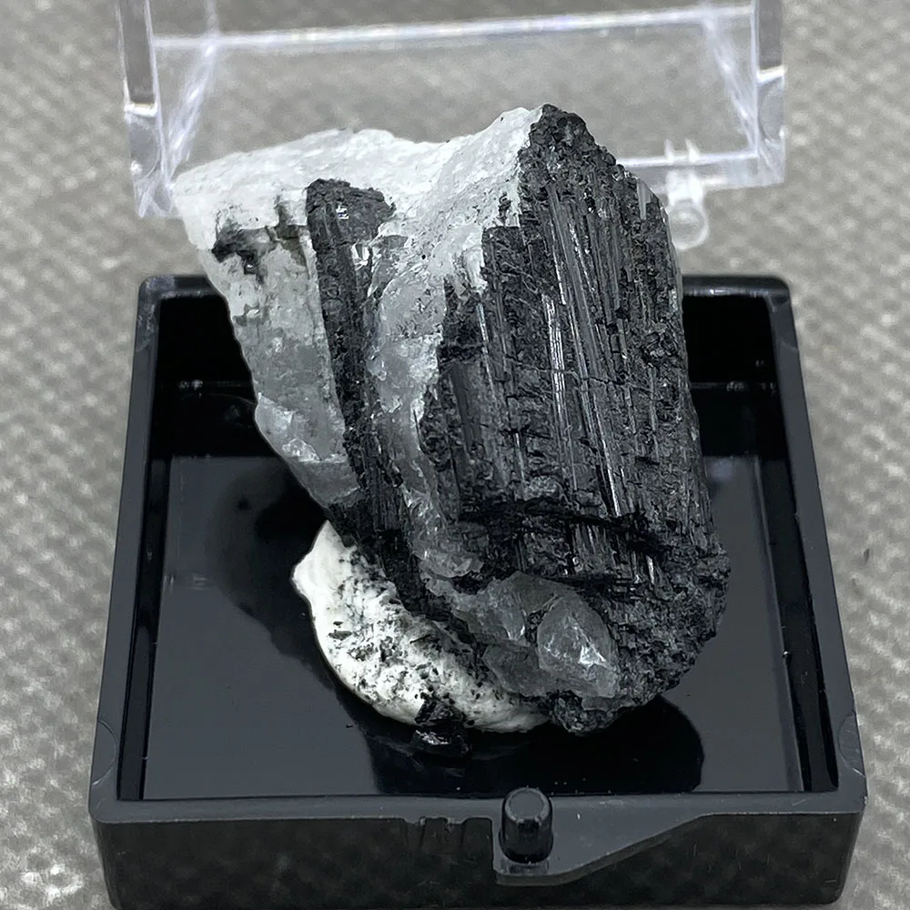 

Rare Natural Black tourmaline Quartz Crystal Mineral Specimen Healing s22#