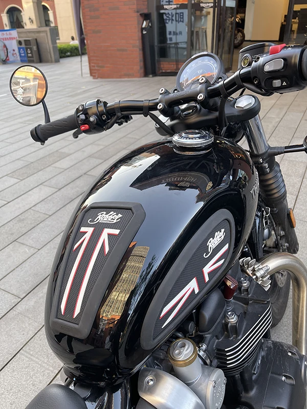 Противоскользящая наклейка для топливного бака Triumph Bobber Модифицированная