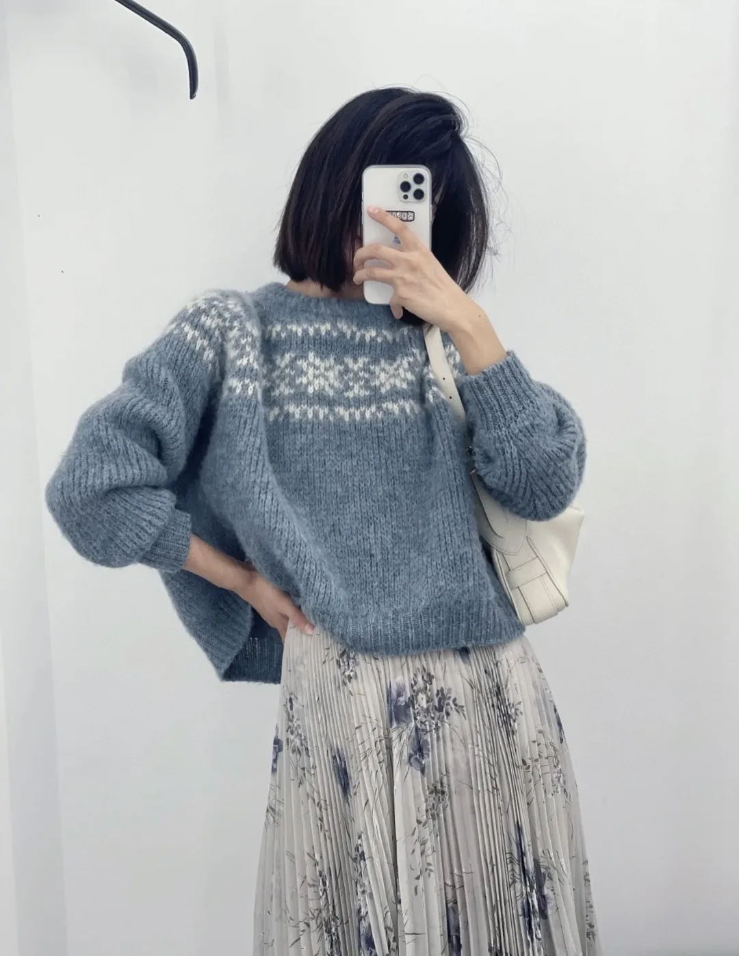 

Пуловер женский трикотажный из 98% шерсти, 2 цвета, Gdnz 11,04