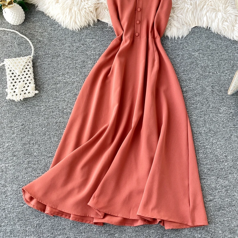 В винтажном стиле в Бохо 2021 и сексуальными тоненькими лямками средней длины