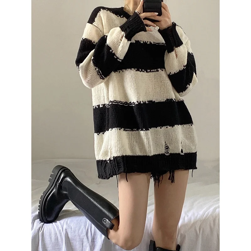 

Women's Black Striped Sweater Early Autumn Gentle Retro Idle Style Loose Slimming Chic Knitted