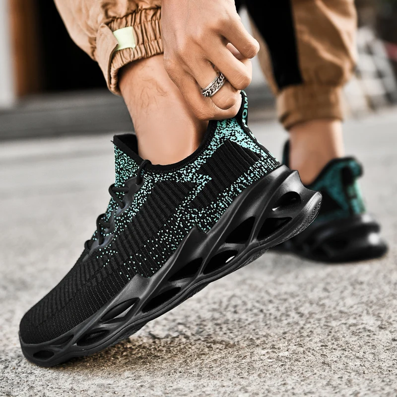 

2021 Latest Spring Couple Running Sneakers Breathable Lace-up Outdoor Men's Sneakers Neutral Training Sneakers 39-45