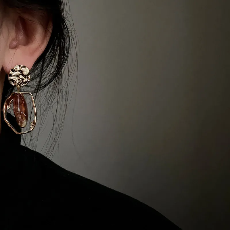 

Korean Fashion Irregular Hollow Retro Earrings for Women Girls Palace Style Vintage Stone Geometry Drop Earring Party Jewelry