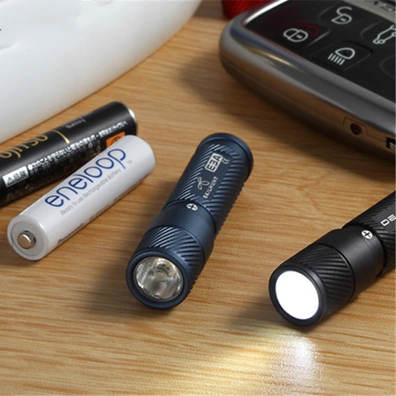 

Skilhunt E3A Slate Blue Mini Keychain Flashlight Samsung LH351B LED EDC Tourist Torch Light with AAA Battery