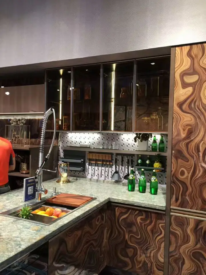 Популярные Заказной Алюминий рамка Кухня шкафа стеклянные дверцы доступны в