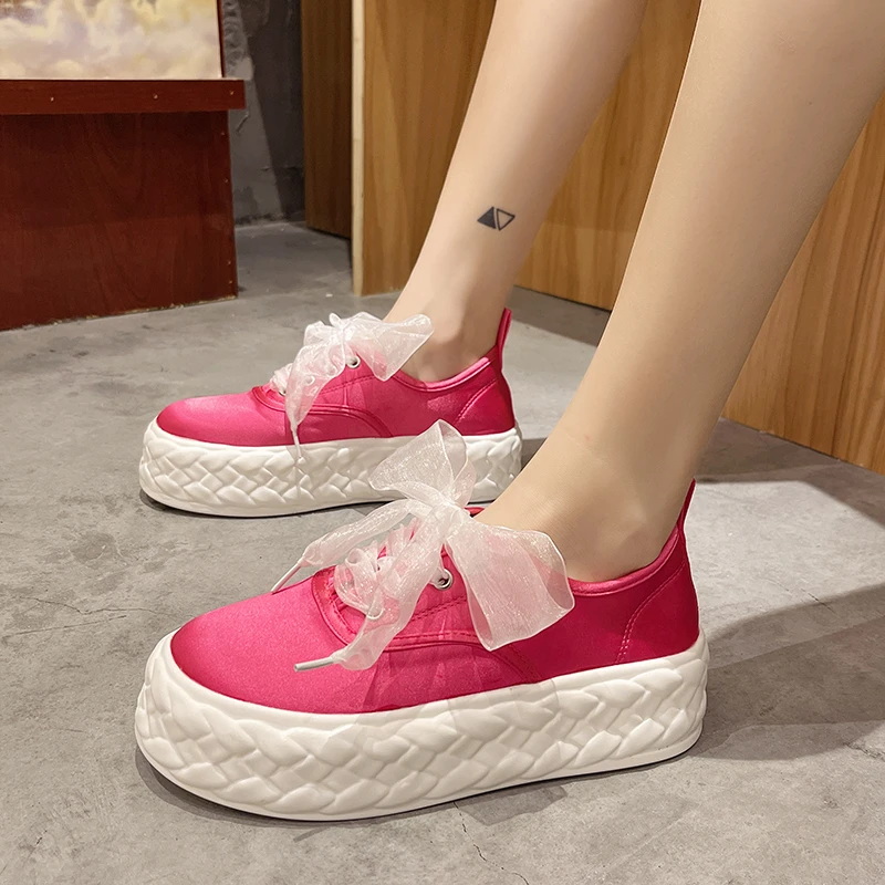 Женские кроссовки со шнуровкой стразы повседневная обувь на толстой подошве для