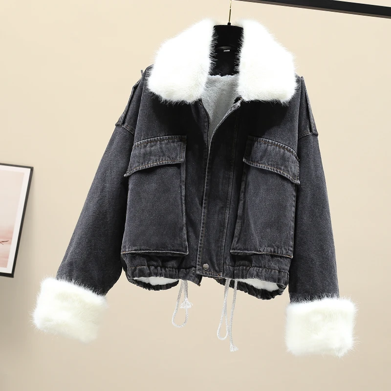 Зимняя джинсовая куртка с большим меховым воротником и подкладкой из овечьей