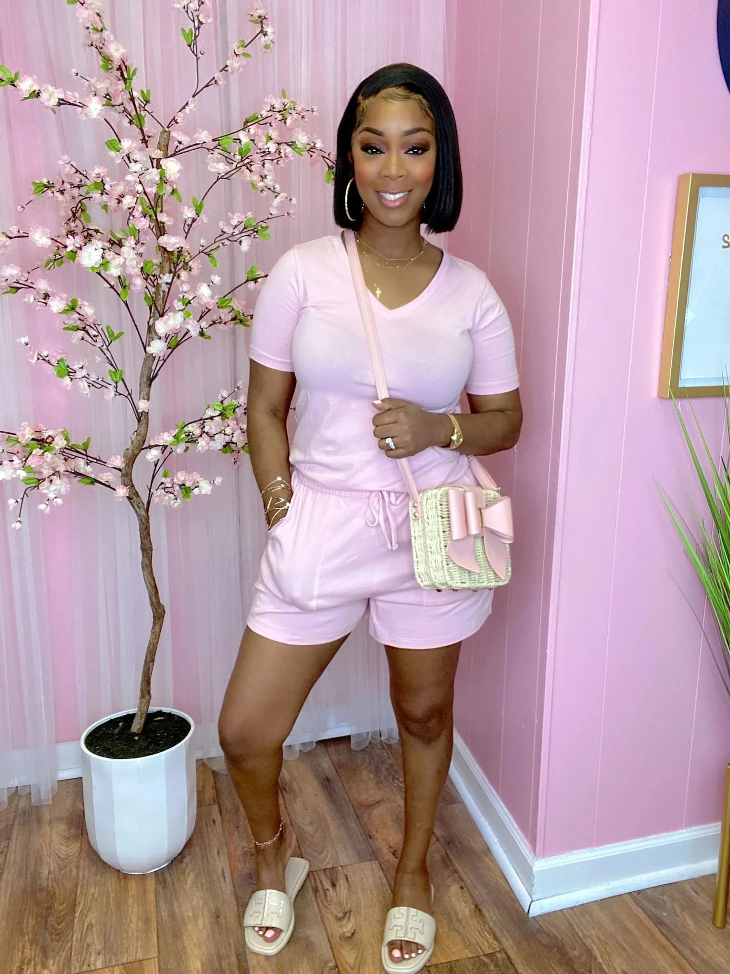 

Summer New Solid V-neck Short-sleeved T-shirt Shorts Two Piece Set Women Sexy Solid Short Sleeve Tops Short Pants Sports Suits