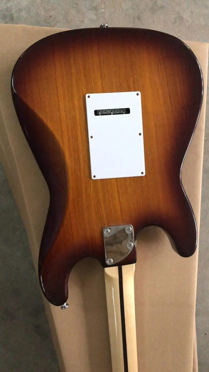 Оптовая продажа модель электрической гитары STR с системой floyd rose tremolo в sunburst 171123 |