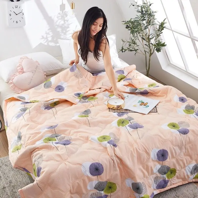 

Summer air-conditioning quilt contains cotton filling, washable and machine washable, cool quilt quilt core