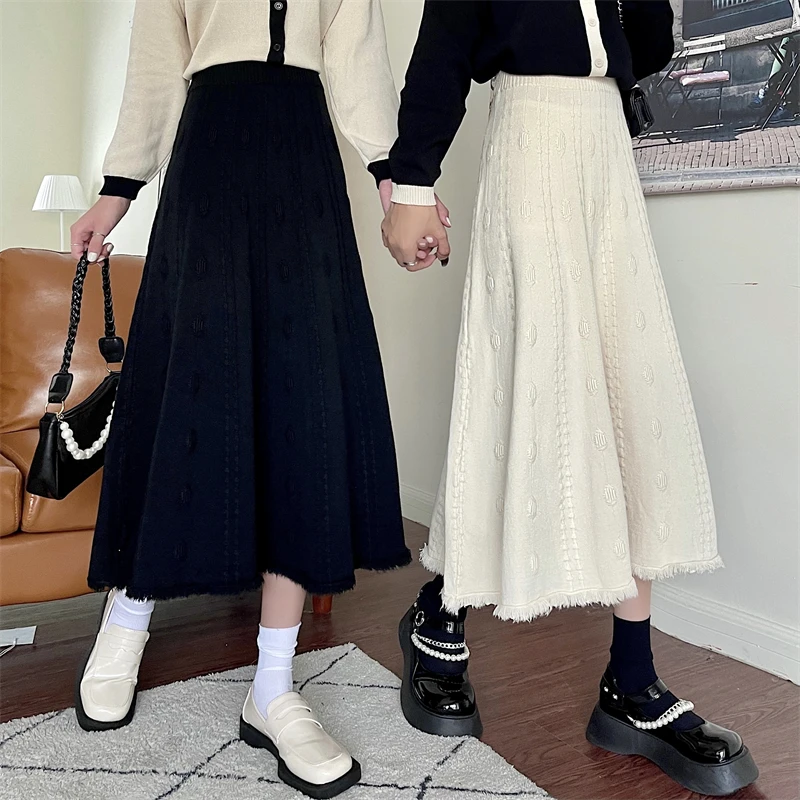 

black knitted skirts female qiu dong season in 2021, the new western style a word skirt of tall waist skirt of