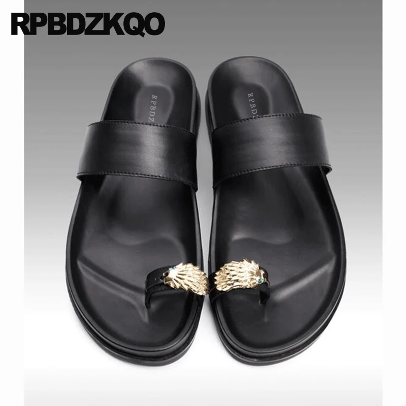 Шлепанцы без задника с открытыми пальцами металлическими известный бренд