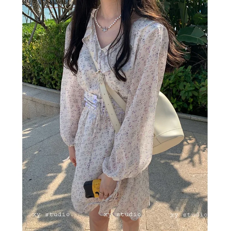 Женское платье с длинным рукавом приталенное нежное цветочным принтом завязкой