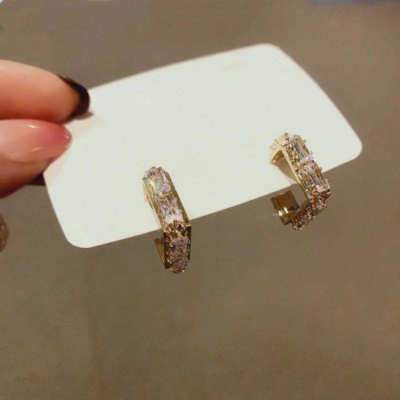 

Korean square zircon personality earrings temperament simple geometric earrings S925 silver needle cold wind earrings women