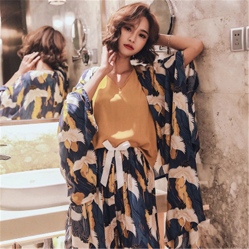 

Women Sleepwear 4 Pieces Soft Autumn Winter Women Pajamas Sets Floral Printed Sleepwear With Shorts Female Leisure Nightwear
