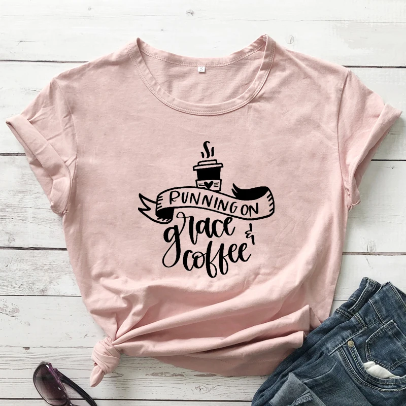 Футболка с надписью Running On Grace &amp Coffee Милая женская футболка графикой