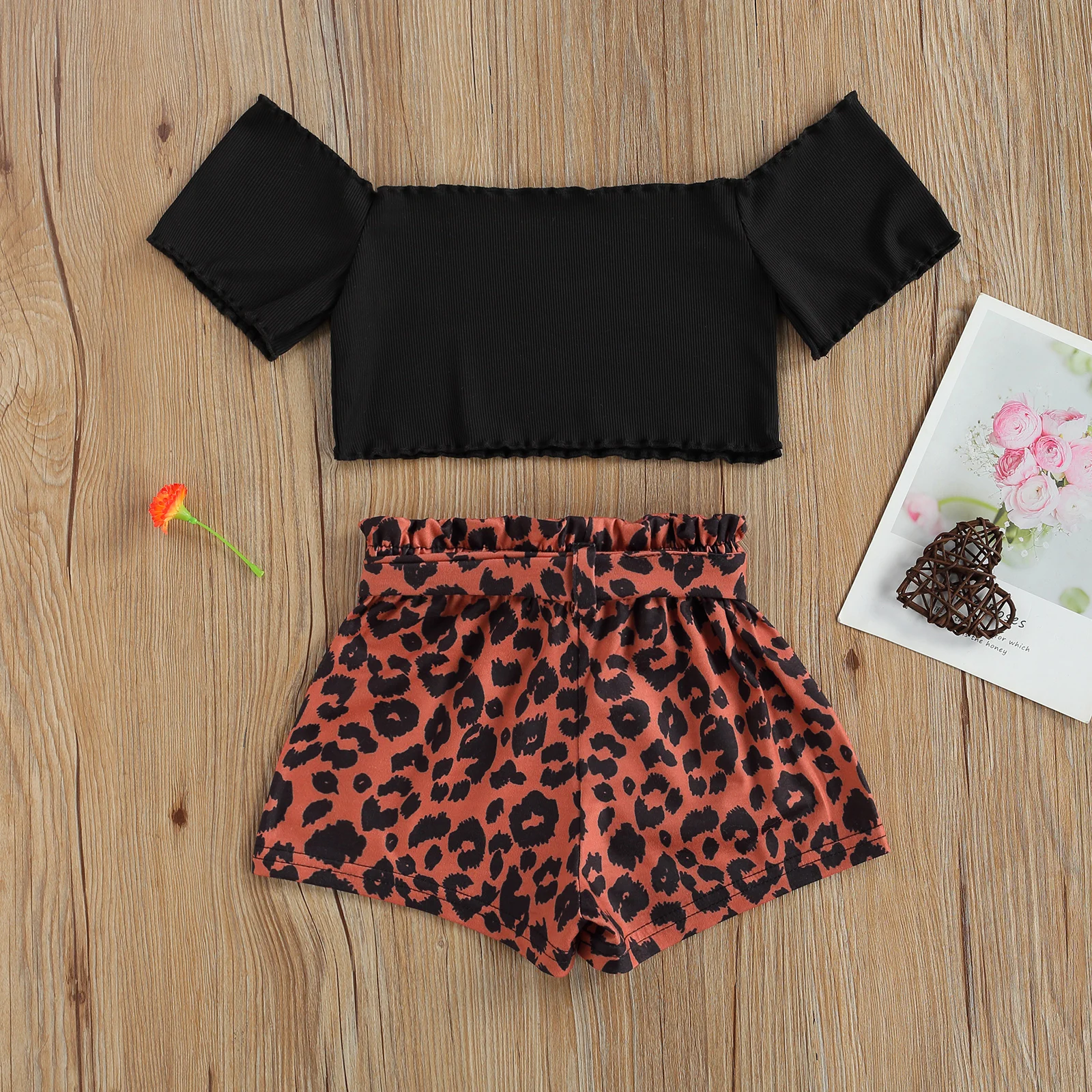 Комплект из футболки с коротким рукавом и шортов для девочек модная Однотонная