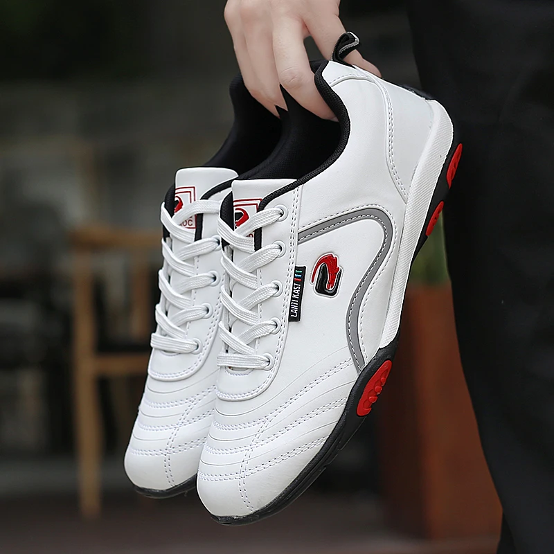 

New Cool Sports Shoes Men Black Gym Sneakers For Men Rubber Sole Walking Jogging Shoes Man Brand Fashion Athletic Shoes Mens