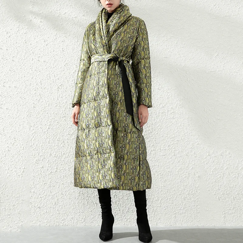 Женский жаккардовый пуховик с V-образным вырезом длинный поясом - Цена: 15302.03