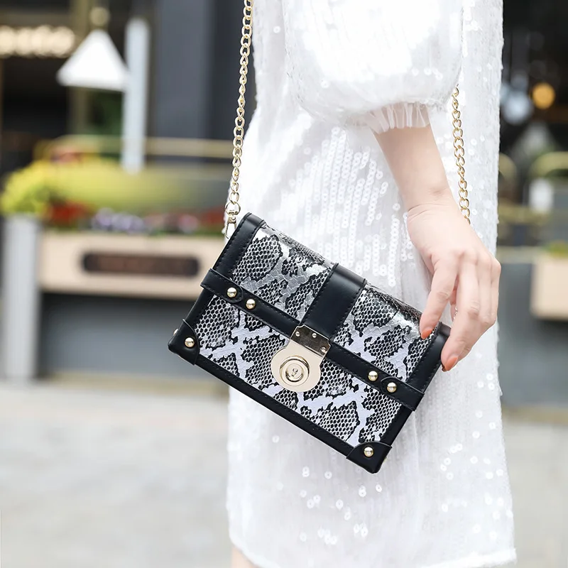 

2021 New Snake Pattern Chain Small Square Bag Lady Retro Single Shoulder Diagonal Bag Purses and Handbags Luxury Designer Cc Gg