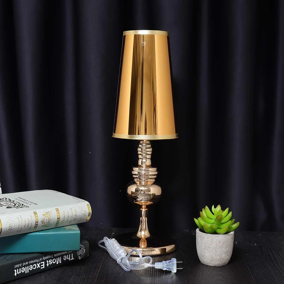 

Modern Tiffany Table Lamp, Home Decoration Gift Night Light, Bedroom, Bedside Lamp, Four Colors, Three Sizes.