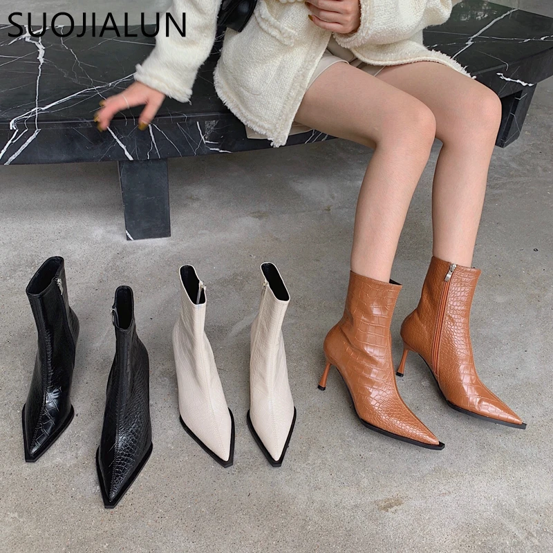 

Новинка 2022, элегантные женские ботильоны SUOJIALUN, женские сексуальные ботинки челси с острым носком и молнией, обувь на тонком высоком каблуке...