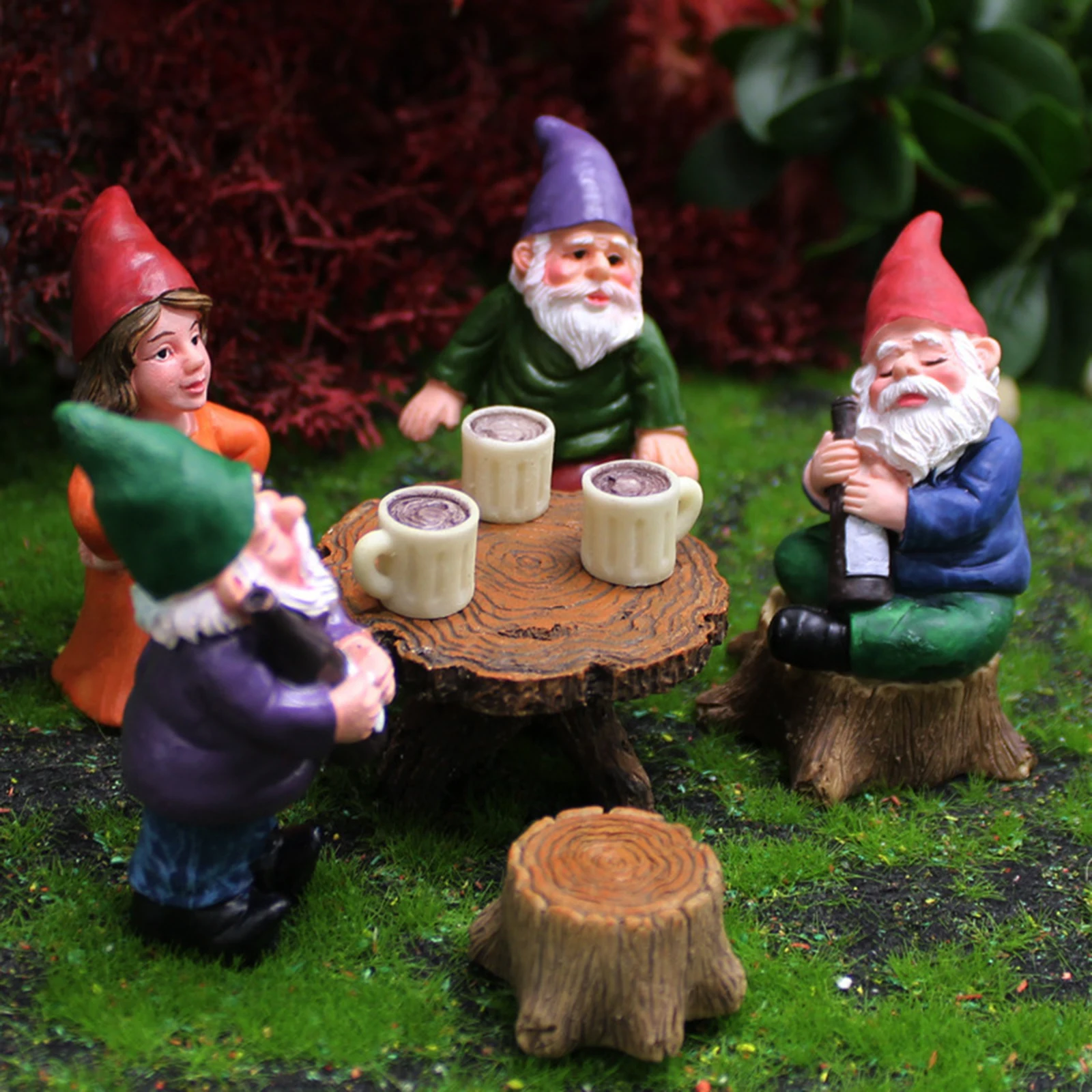 

6pcs Garden Gnome Statue Family Reunion Resin Dwarf Figurine Decoration for Lawn Yard Patio Garden Ornament Christmas Gifts Prop