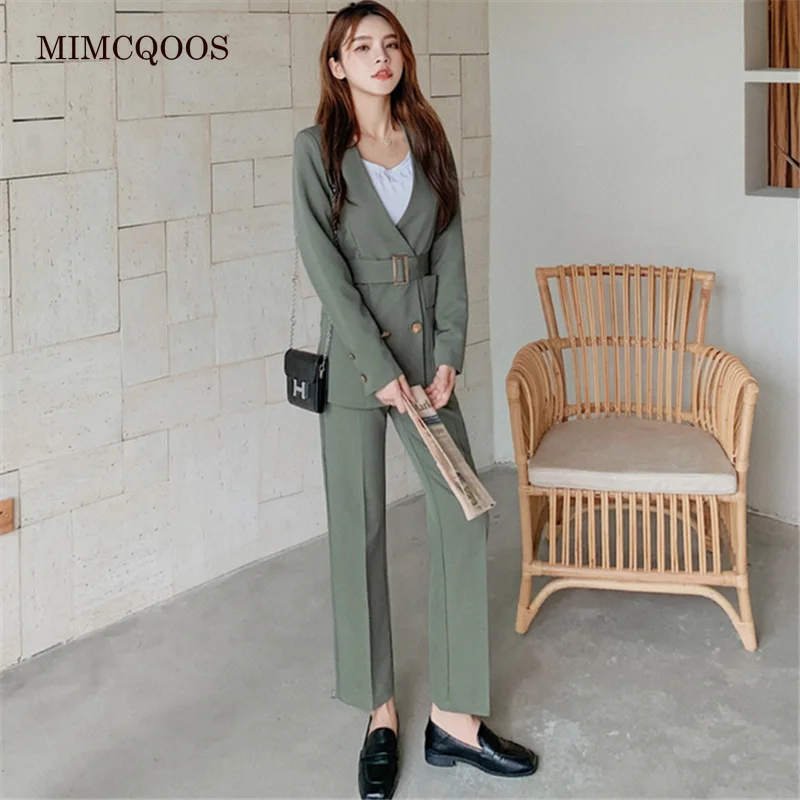 Простые женские брюки костюм куртка офисный комплект из двух предметов осень 2021