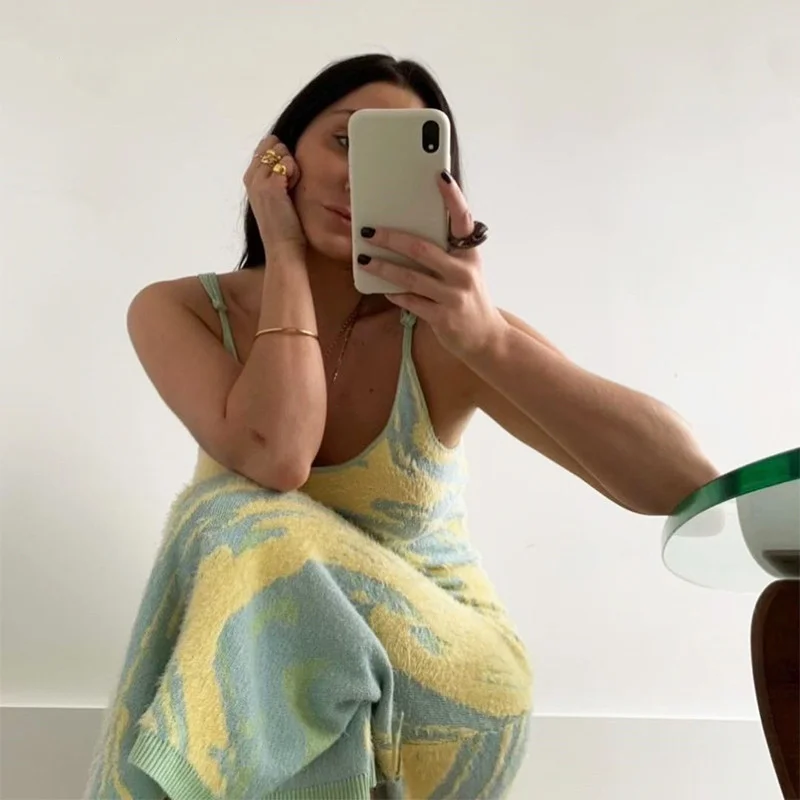 Женский сарафан на тонких бретельках с вырезами | Женская одежда